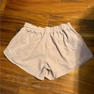 💜 Lululemon Track That Mid-Rise‎ Lined Shorts 5” – Lavender, Size 10